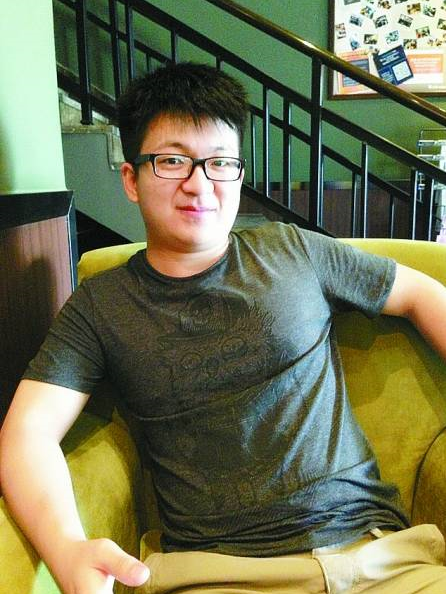 答对10道题中的5道后,武汉大学2012级硕士生马鸿旭击败北京大学的严堃