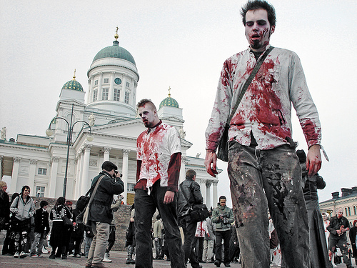 假如全城被丧尸感染,就剩你一个被丧尸包围,只能大喊5个字!